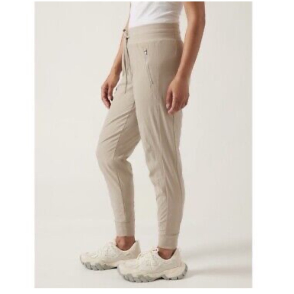 Athleta Trekkie north joggers
